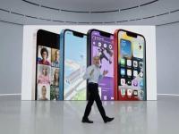 Apple WWDC 2022: चाहत्यांना केलं खुश! अ‍ॅप्पलनं उघडला प्रोडक्ट्सचा पेटारा, पाहा यादी - Marathi News | Apple WWDC 2022 apple announced m2 processor macbook air 2022 and macbook pro ios16 os watchos 9 macos ventura ipad os 16 safari improvements | Latest tech Photos at Lokmat.com