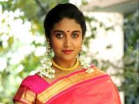 'सैराट' फेम रिंकू राजगुरुचे साडीतील साज श्रृंगार पाहून पडाल तिच्या प्रेमात, पहा फोटो - Marathi News | Sarat fame Rinku Rajguru's saree makeup will fall in love with her, TJL | Latest filmy Photos at Lokmat.com