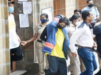 Aryan Khan: आर्यन खान अख्खी क्रूझ विकत घेईल; वकिलांचा युक्तीवाद 'फेल', कोर्टात काय काय घडले - Marathi News | Aryan Khan can buy the whole cruise, but ...; Ad. Satish Manshinde's argument 'failed', what happened in court | Latest crime Photos at Lokmat.com