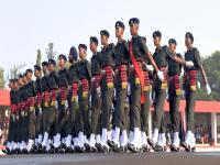 ‘उमराव’ मैदानात डोळ्यांची पारणे फेडणारं जवानांचं सशस्त्र संचलन - Marathi News | Armed movement of jawans in the 'Umrao' groud in nashik | Latest nashik Photos at Lokmat.com