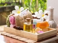 आरोग्य आणि सौंदर्य दोघांसाठीही फायदेशीर ठरते 'अरोमा थेरपी'! - Marathi News | What is aromatherapy try this for beautiful and glowing skin | Latest beauty Photos at Lokmat.com