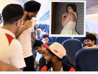 "अच्छा क्युट से याद आया..." फ्लाइटमध्ये फ्लर्टिंगची गोष्ट; अर्शदीपनं घेतली चहलची फिरकी (VIDEO) - Marathi News | "Achha cute se yaad aaya..." Flirting story on flight; Arshdeep took Chahal's spin (VIDEO) | Latest cricket News at Lokmat.com