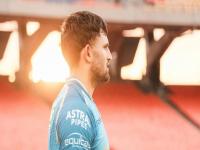 क्रिकेट सोडून सरकारी नोकरी करायला गेला; चप्पल घालून टाकलेल्या एका चेंडूने 'त्याचे' आयुष्यच बदललं - Marathi News | IPL Ashok Sharma Success Story: He quit cricket and went to work in a government job; a ball bowled in his slippers changed his life | Latest cricket News at Lokmat.com क्रिकेट सोडून सरकारी नोकरी करायला गेला; चप्पल घालून टाकलेल्या एका चेंडूने 'त्याचे' आयुष्यच बदललं - Marathi News | IPL Ashok Sharma Success Story: He quit cricket and went to work in a government job; a ball bowled in his slippers changed his life | Latest cricket News at Lokmat.com