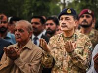 पाक लष्कराचा 'बॉस' कोण? COAS मुनीर यांचा कार्यकाळ संपला, पण CDFचे पद रिकामेच! नेमका अडसर कशाचा? - Marathi News | Who is the 'boss' of the Pakistan Army? COAS Munir's tenure has ended, but the post of CDF remains vacant! What exactly is the obstacle? | Latest international News at Lokmat.com