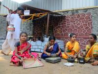 PHOTOS | पुण्यात अवतरले तंटा सोडवणारे पंच अन् गावाला जागे करणारे वासुदेव - Marathi News | PHOTOS Panch who settled in Pune and Vasudev who awakened the village | Latest pune Photos at Lokmat.com