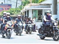 महाराष्ट्रात काटकसर सुरू! अधिकारी आठवड्यातून किमान १ दिवस फिरणार रेल्वे, बसने - Marathi News | Austerity begins in Maharashtra! Officials will travel at least 1 day a week by train, bus | Latest mumbai News at Lokmat.com