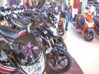 भारतात दर दिवसाला १ लाख गाड्या विकल्या जात होत्या...! तो 'काळ' पाहून म्हणाल... अद्भूत! - Marathi News | GST, Navratri, Diwali Impact: 1 lakh cars were being sold every day in India...! Looking at that 'time', you would say... amazing! | Latest auto News at Lokmat.com भारतात दर दिवसाला १ लाख गाड्या विकल्या जात होत्या...! तो 'काळ' पाहून म्हणाल... अद्भूत! - Marathi News | GST, Navratri, Diwali Impact: 1 lakh cars were being sold every day in India...! Looking at that 'time', you would say... amazing! | Latest auto News at Lokmat.com