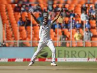 India vs England, 3rd Test : अक्षर पटेलची जगातल्या तगड्या गोलंदाजांना टक्कर, नरेंद्र मोदी स्टेडियमवर नोंदवला विश्वविक्रम - Marathi News | India vs England, 3rd Test : 11 wickets in the game for Axar Patel, become the first bowler to achieve it in a Day-Night Test | Latest cricket Photos at Lokmat.com