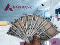 Axis बँकेच्या खातेधारकांसाठी खुशखबर! गॅरंटीड रिटर्न योजनेच्या व्याजदरात वाढ, मिळणार अधिक नफा - Marathi News | axis bank hikes fd-interest rate by 15 bps on this tenure check details | Latest business Photos at Lokmat.com