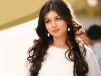 'वॉन्टेड' फेम अभिनेत्री पुन्हा ट्रोल, आयेशा टाकियाचा लूक पाहून चाहतेही चक्रावले - Marathi News | ayesha takia has done cosmetic surgery facing trolling on social media | Latest filmy Photos at Lokmat.com