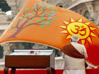 राम मंदिराचा धर्म ध्वज भाविकांना भावला, देशभरातून मोठी मागणी; किती रुपयांना मिळते प्रतिकृती? - Marathi News | ayodhya ram mandir dharmdhwaj highly appreciated by devotees there is a huge demand from all over the country know how much does a replica cost | Latest bhakti News at Lokmat.com