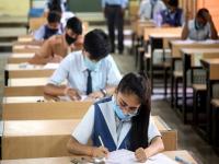 CoronaVirus Live Updates : बापरे! देशात कोरोना पुन्हा हात-पाय पसरतोय?; 'या' ठिकाणी 2 शाळेतील 5 विद्यार्थी पॉझिटिव्ह - Marathi News | CoronaVirus Live Updates corona in ghazibad school five students covid positive in two days | Latest national Photos at Lokmat.com