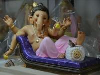 मोरयाचे हे रूप आगळे! २४० मूर्तींमधून दाखवल्या बालगणेशाच्या लीला - Marathi News | Ganeshotsav News | Latest mumbai Photos at Lokmat.com