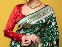 नव्या नवरीसाठी हवाच बनारसी शालू, पाहा ६ अस्सल पारंपरिक बनारसी साड्या! पिढ्यांपिढ्या लेकीसुनांसाठी माहेरची साडी - Marathi News | 6 beautiful designs and patterns in banarasi shalu, banarasi shalu designs for bride, banarasi saree for bride | Latest sakhi Photos at Lokmat.com