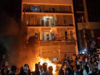 हसिनाविरोधी नेत्याच्या मृत्यूनंतर हिंसाचार, हिंदू तरुणाला जाळले; उठावातील प्रमुख नेत्याचा मृत्यू झाल्याने केली निदर्शने - Marathi News | Violence breaks out after death of anti-Hasina leader, Hindu youth burnt; Protests over death of key leader in uprising | Latest international News at Lokmat.com