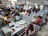 केंद्रीय कर्मचाऱ्यांना गुड न्यूज; महागाई भत्ता २ टक्के वाढला; पेन्शनरांनाही होणार लाभ  - Marathi News | Good news for central employees; Dearness allowance increased by 2 percent; Pensioners will also benefit | Latest national News at Lokmat.com