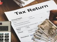 वर्षभरात तुमच्या खात्यावर एवढी रक्कम आली तर कायदेशीर अडचणी वाढतील; यामुळे 'हे' पुरावे जवळ ठेवा - Marathi News | If this much amount comes into your account in a year, legal problems will increase; therefore, keep 'this' evidence close by | Latest business Photos at Lokmat.com