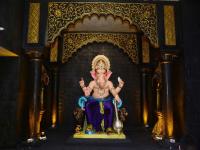 वांद्रे येथे अवतरली शिर्डी, शिर्डीतून साईबाबांच्‍या पादुका मुंबईत - Marathi News | Shirdi at Bandra, Shirdi and Saibaba's Paduka in Mumbai | Latest maharashtra Photos at Lokmat.com