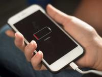 स्मार्टफोनची बॅटरी धडाधड उतरतेय? पटकन ऑन करा 'या' ५ सेटिंग्स; बॅटरीची होईल दुप्पट बचत - Marathi News | Is your smartphone battery draining fast? Quickly turn on these 5 settings; you will save double the battery life | Latest tech News at Lokmat.com