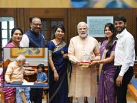 चंद्रशेखर बावनकुळेंनी सहकुटुंब पंतप्रधान नरेंद्र मोदींची घेतली भेट; नातवाशी PMच्या रंगल्या गप्पा - Marathi News | Chandrasekhar Bawankule met PM Narendra Modi for the first time after becoming the state president of BJP Maharashtra | Latest maharashtra Photos at Lokmat.com