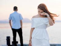 ब्रेकअपचा बदला घ्यायचा होता; पोरीने एक्स बॉयफ्रेंडकडून त्याची कार घेतली अन्... - Marathi News | china Women took revenge on Ex boyfriend; Cross red signal 49 times with his car taken on Rent | Latest relationship Photos at Lokmat.com