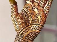 दिवाळीत मेहंदी काढायची तर पाहा एक से एक युनिक डिझाईन्स; परंपरा जपत मिळेल वेस्टर्न लूक - Marathi News | Mehendi Designs for Diwali Festival : If you want to do mehndi on Diwali, check out some unique designs; You will get a western look by preserving the tradition | Latest sakhi Photos at Lokmat.com