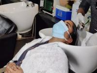 सलूनमध्ये महिलेला अचानक आला Beauty Parlour Stroke; जाणून घ्या, नेमका काय प्रकार? - Marathi News | Woman shows symptoms of ‘Beauty Parlour Stroke Syndrome’ after a hair wash at salon; know more | Latest national Photos at Lokmat.com