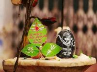 Shravan 2021: महादेवांच्या पूजनात बेलाच्या पानाला एवढे जास्त महत्त्व का असते? पाहा, अद्भूत तथ्ये - Marathi News | shravan 2021 why belpatra is so important while worship lord shiva and know the significance | Latest bhakti Photos at Lokmat.com
