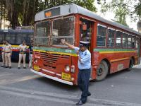 Best Strike: कामगारांचा जल्लोष, पहिली बस आगाराबाहेर... - Marathi News | Best Strike: Workers cheer up, First Bus Out Of depo... | Latest mumbai Photos at Lokmat.com