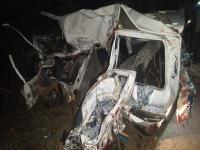 लग्नाहून परतणाऱ्या वऱ्हाड्यावर काळाचा घाला; व्हॅनला अपघात, पाच जणांचा मृत्यू - Marathi News | Blackout hits groom returning from wedding; Van crashes, five dead | Latest bhandara News at Lokmat.com