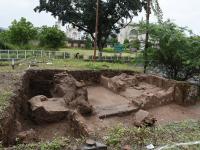 बिबी-का-मकबरा परिसरात दडले काय ? उत्खननात स्नानगृह, शौचालयाचा पाया उघडा - Marathi News | What is hidden in the Bibi-ka-maqbara area? Open the base of the bathroom, toilet in the excavation | Latest chhatrapati-sambhajinagar Photos at Lokmat.com