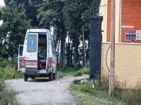 CoronaVirus News: दुर्दैवी! कोरोना बाधितानं रुग्णवाहिकेत प्राण सोडला अन् धक्कादायक प्रकार घडला - Marathi News | CoronaVirus health staff and people fled after corona victim died in ambulance | Latest national Photos at Lokmat.com