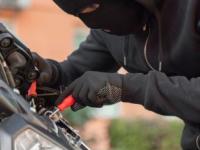 दुचाकी चोरीला गेल्यास इन्शुरन्श कसा क्लेम करायचा? कुठले दावे फेटाळतात? - Marathi News | how to claim insurance cover for stolen bike know about insured declared value | Latest business Photos at Lokmat.com