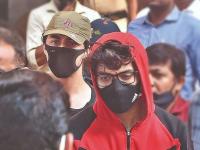 Aryan Khan: आर्यन खान, अरबाजला क्रूझमध्ये जाण्यापूर्वीच अटक; अरबाज मर्चंटच्या वडिलांचा दावा - Marathi News | Aryan Khan, Arbaaz arrested before boarding cruise; Arbaaz Merchant's father claims | Latest crime Photos at Lokmat.com