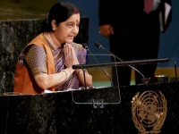 Sushma Swaraj Death : देशाने क्रांतिकारी महिला गमावली- अनुराधा पौडवाल