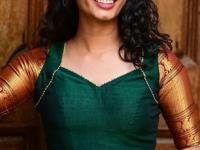 साडी कोणतीही असो, शोभून दिसतील असे ब्लाऊजचे ७ नेक पॅटर्न्स! प्रत्येकीकडे असायलाच हवे अशा डिझाइन्सचे ब्लाऊज... - Marathi News | blouse neck designs that match every saree common blouse neck patterns for sarees popular blouse neck patterns for women best blouse designs to pair with saree | Latest sakhi Photos at Lokmat.com