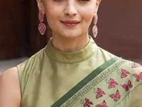साध्या कॉटन साडीला मिळेल हॉट लूक! उन्हाळ्यासाठी ७ ट्रेंडी ब्लाउज डिझाइन्स; ऑफिस असो वा पार्टी दिसाल कूल - Marathi News | Latest cotton saree blouse designs 2026 How to style cotton saree for a bold look Trendy blouse patterns for office wear sarees Summer fashion tips for cotton sarees Indo-western blouse ideas for summer | Latest sakhi Photos at Lokmat.com