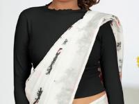 ब्लाऊज शिवण्याची कटकट नाही! सुपर हिट आहे साडी आणि क्रॉप टॉपची जोडी- पहा ५ आकर्षक हॉट पर्याय - Marathi News | how to wear a saree with a crop top stylishly best crop top ideas to pair with saree modern saree styling tips for parties | Latest sakhi Photos at Lokmat.com