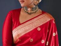 जाड दंडांमुळे साडी नेसली की फार बेढब दिसता? बाह्यांचे ५ डिझाईन्स पाहा, दंड दिसतील सुबक आणि स्लिम! - Marathi News | best blouse sleeve designs for heavy arms how to hide flabby arms in saree sleeve styles that make arms look slimmer blouse designs for broad shoulders and heavy arms | Latest sakhi Photos at Lokmat.com