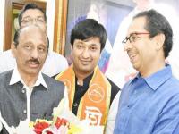 शिवसेना आमदाराच्या घरावर धाड पडली अन् खळबळ माजली; काही वेळाने खुलासा झाला अन्... - Marathi News | Shiv Sena MLA Viplav Bajoria's house raided by bogus IB officer, police arrested | Latest maharashtra Photos at Lokmat.com