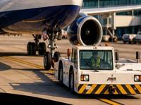 British Airways: विमान उडवायचं नाही, फक्त जमिनीवर चालवायचंय; 'ही' एअरलाइन कंपनी पायलट्सना देतेय ९५ लाखांची सॅलरी - Marathi News | British Airways Dont want to fly the plane just operate it on the ground British airways taxi pilot airline company is paying pilots a salary of 95 lakhs | Latest business News at Lokmat.com