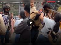 Video - नियतीचा खेळ! वैष्णोदेवीच्या दर्शनाला गेली बहीण, ५ वर्षांपूर्वी हरवलेला भाऊ 'भिकारी' म्हणून आला समोर - Marathi News | sister finds lost brother after 5 years at vaishno devi shrine emotional video viral | Latest national News at Lokmat.com Video - नियतीचा खेळ! वैष्णोदेवीच्या दर्शनाला गेली बहीण, ५ वर्षांपूर्वी हरवलेला भाऊ 'भिकारी' म्हणून आला समोर - Marathi News | sister finds lost brother after 5 years at vaishno devi shrine emotional video viral | Latest national News at Lokmat.com