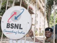 BSNL ची धांसू ऑफर; प्रीपेड रिचार्जवर 600 रुपयांपर्यतचा अतिरिक्त टॉकटाईम - Marathi News | BSNL's Dhansu offer; Additional talk time of Rs. 600 on prepaid recharge | Latest national Photos at Lokmat.com