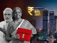 Income Tax : नव्या आणि जुन्या टॅक्स सिस्टमध्ये कनफ्युजन आहे? ७ लाखांवर आहे खरा झोल, जाणून घ्या - Marathi News | Income Tax Confusion between new and old tax regime union budget 2023 updates nirmala sitharaman | Latest business Photos at Lokmat.com