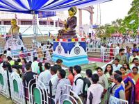 नागपुरातही बुद्ध पोर्णिमा उत्साहात साजरी - Marathi News | Even in Nagpur, the celebration of Buddha Poornima is celebrated | Latest nagpur Photos at Lokmat.com