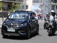 इटलीच्या बफनचे पॅरिसमध्ये जंगी स्वागत !!! - Marathi News | Italian buffun welcome in Paris! | Latest football Photos at Lokmat.com