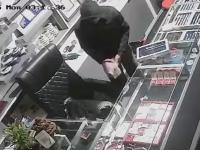 AI मुळे नोकरी गेली, खर्च भागवण्यासाठी कपल बनलं 'बंटी-बबली'; १५ लाखांच्या चोरीची पोलखोल - Marathi News | indore police arrested lover couple theft silicon city job loss due to ai | Latest crime News at Lokmat.com