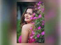 तेलगू सिनेमात मराठमोळ्या भाग्यश्रीने दाखवला मादक अदांचा जलवा, आता सोशल मीडियावर आहे ती हिट - Marathi News | See actress bhagyashree mote bold photo's gda | Latest filmy Photos at Lokmat.com