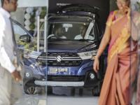 ५० हजार पगारात कोणती कार तुमच्यासाठी ठरेल फायदेशीर?; '२०-४-१०' फॉर्म्युला वापरा - Marathi News | Which car will be profitable for you with a salary of 50 thousand?; Use the '20-4-10' formula | Latest auto Photos at Lokmat.com