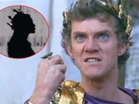 रोमचा एक असा सनकी राजा, ज्याने मित्रांसमोर पत्नीला निर्वस्त्र करून फिरवलं होतं, कारण... - Marathi News | Story of a weird king name caligula in Rome | Latest jarahatke Photos at Lokmat.com